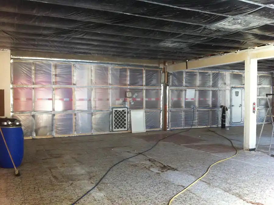 Sannierungsbereich schwachgebundenes Asbest - A&S Betondemontage GmbH